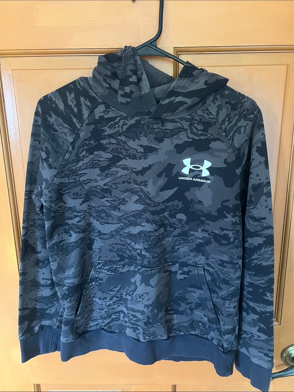 Under Armour Black & Gray Camo Pullover Hoodie